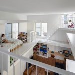 Balcony House by Takeshi Hosaka Architects