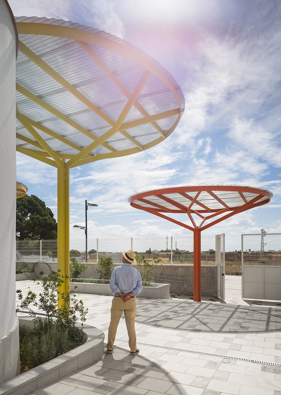 eucaliptus school by gabriel verd arquitectos