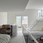 Balcony House by Takeshi Hosaka Architects