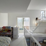 Balcony House by Takeshi Hosaka Architects
