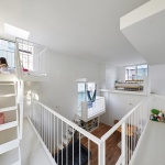 Balcony House by Takeshi Hosaka Architects