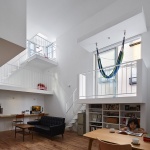 Balcony House by Takeshi Hosaka Architects