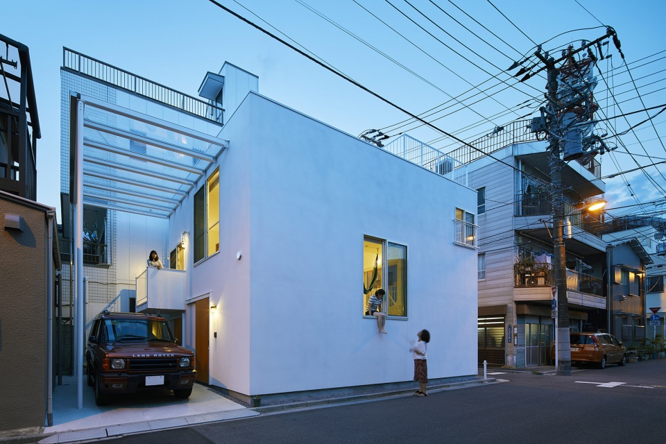balcony house by takeshi hosaka architects