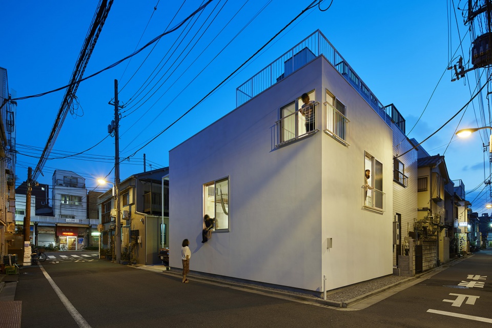 balcony house by takeshi hosaka architects