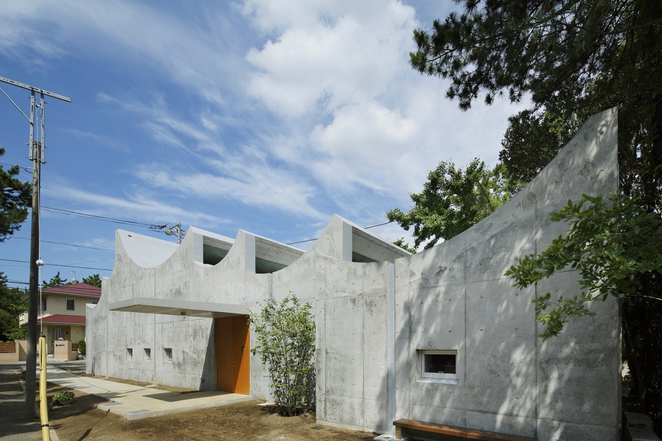 shonan christ church by takeshi hosaka architects