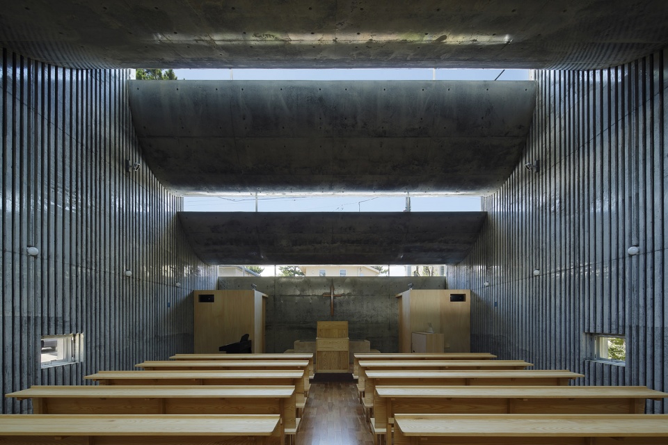 shonan christ church by takeshi hosaka architects