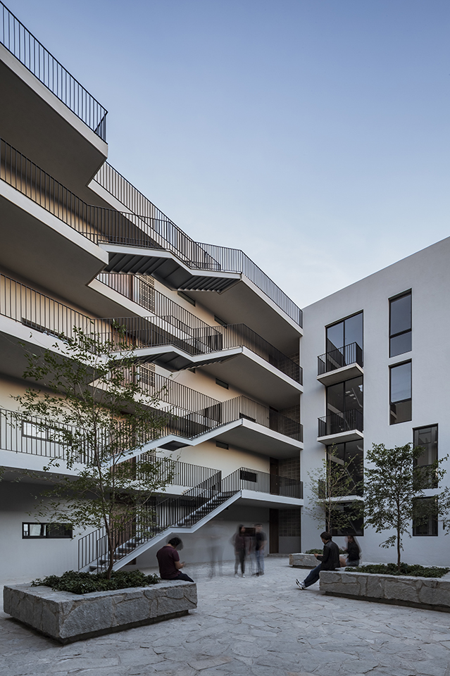 del patio apartamentos by estudio hidalgo 1
