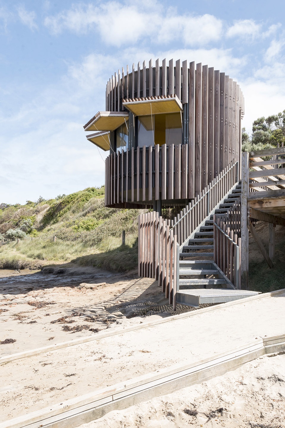 smiths beach surf life saving tower by mrtn architects
