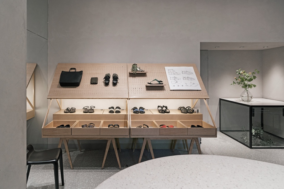beijing wudaokou store of suren leather goods china by wonder architects