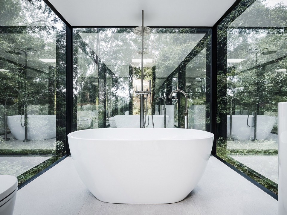 kangaroo valley outhouse by madeleine blanchfield architects