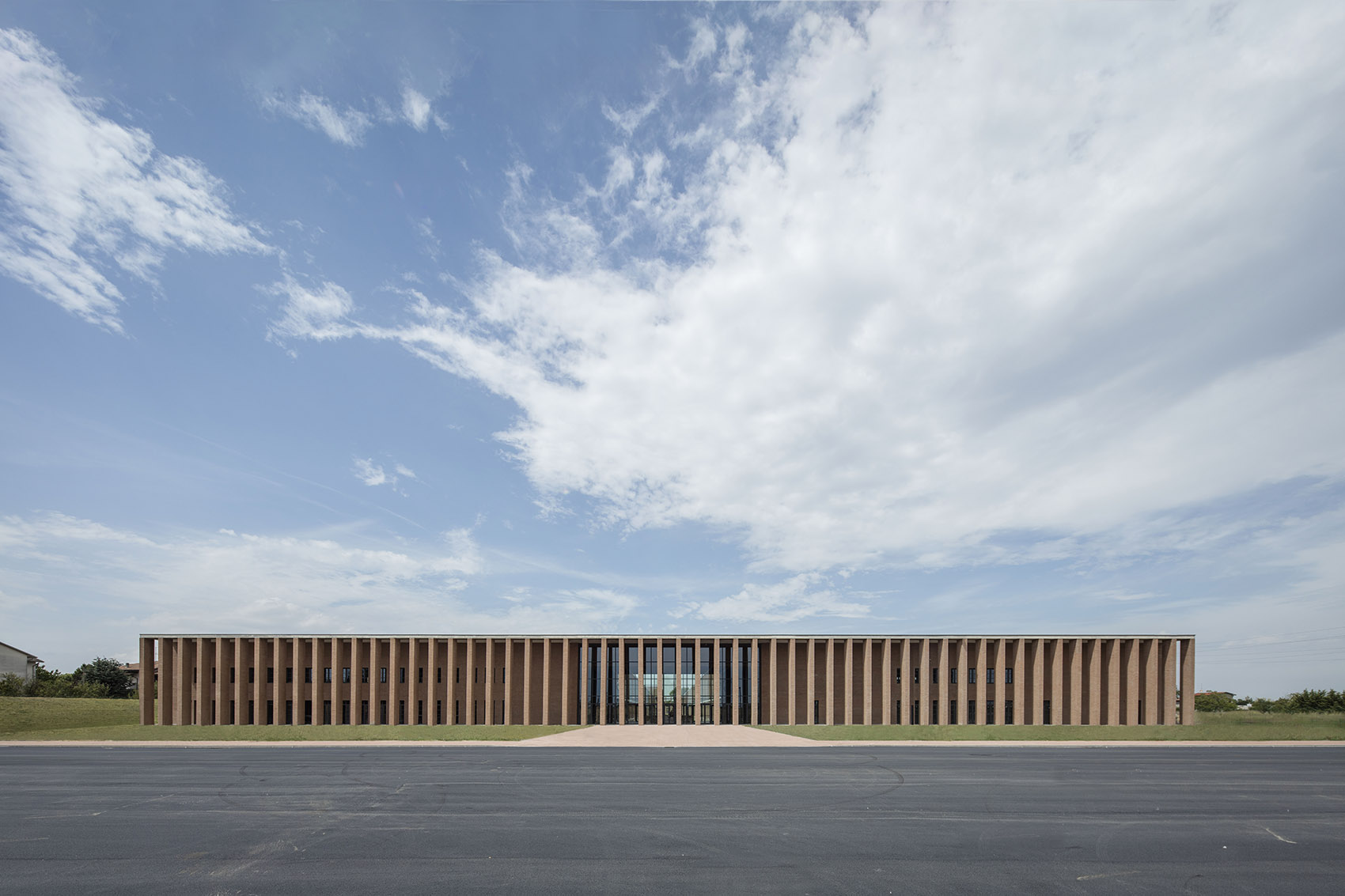 nuova sede della scuola per leuropa a parma by studio zermani e associati