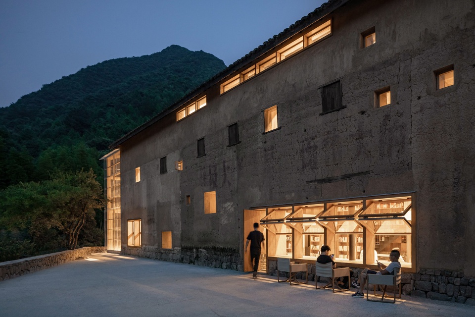 capsule hotel and bookstore in village qinglongwu china by atelier taoc