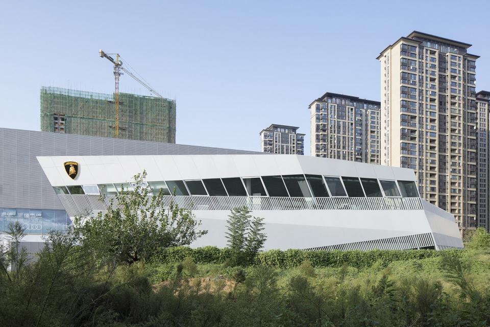 lamborghini exhibition center in zhengzhou china by pma