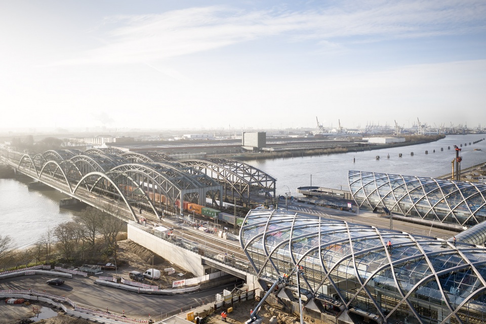 elbbrucken underground and metropolitan railway stations by gmp