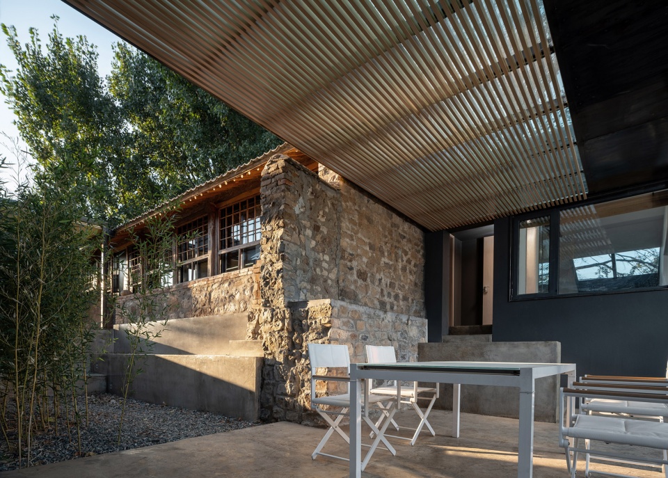 yard under the tree china by evolution design