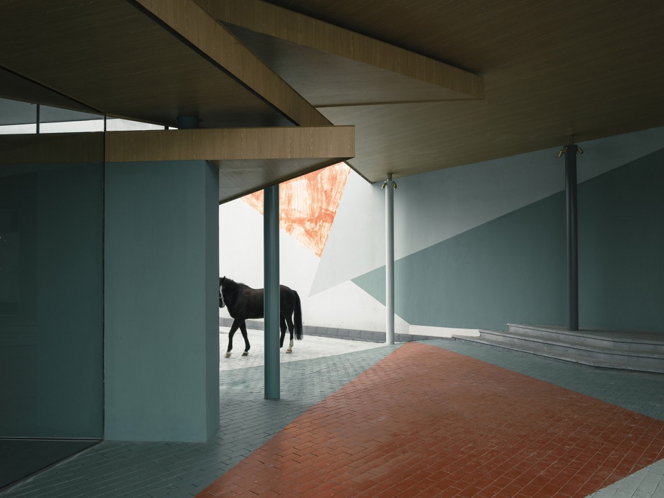 rider partner equestrian club china by dl atelier