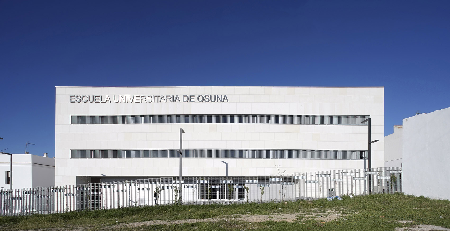 osuna university school by unia arquitectos