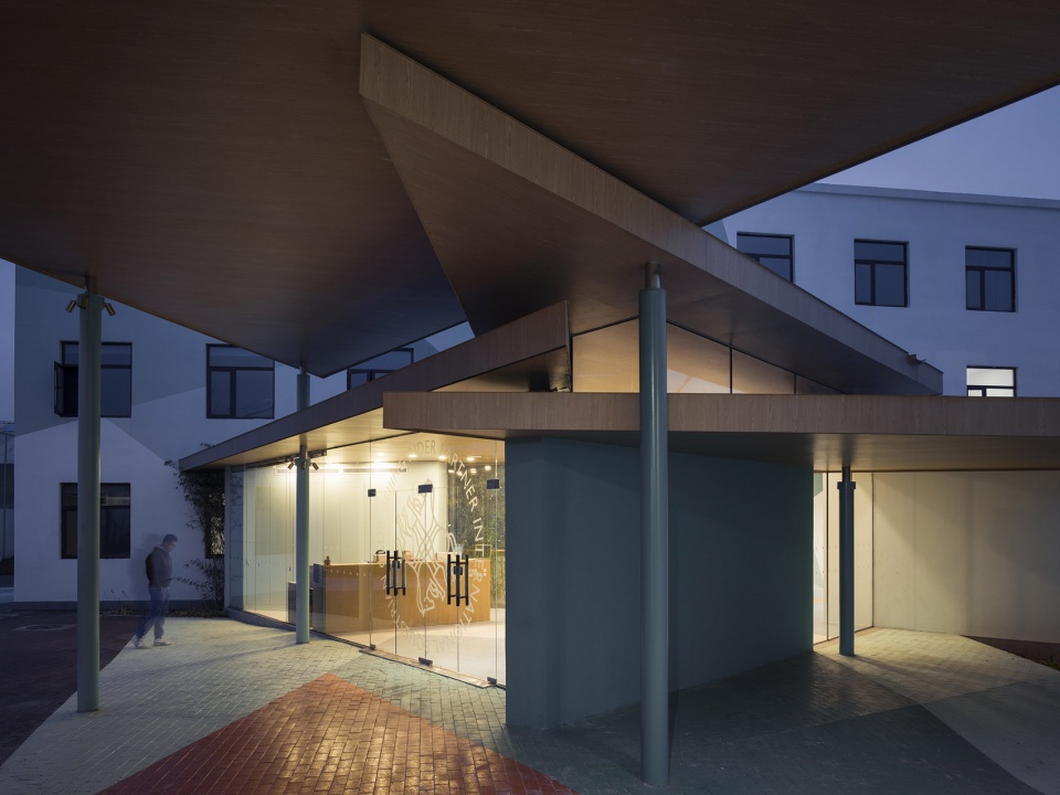 rider partner equestrian club china by dl atelier