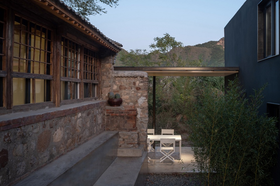 yard under the tree china by evolution design