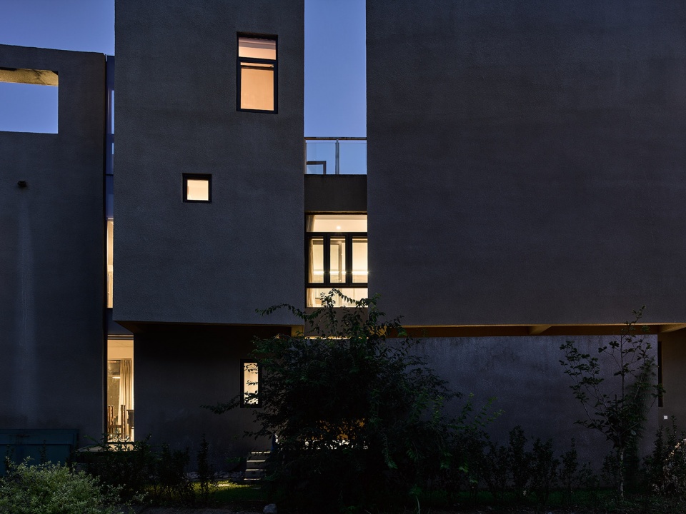 A house of walls DustART Office