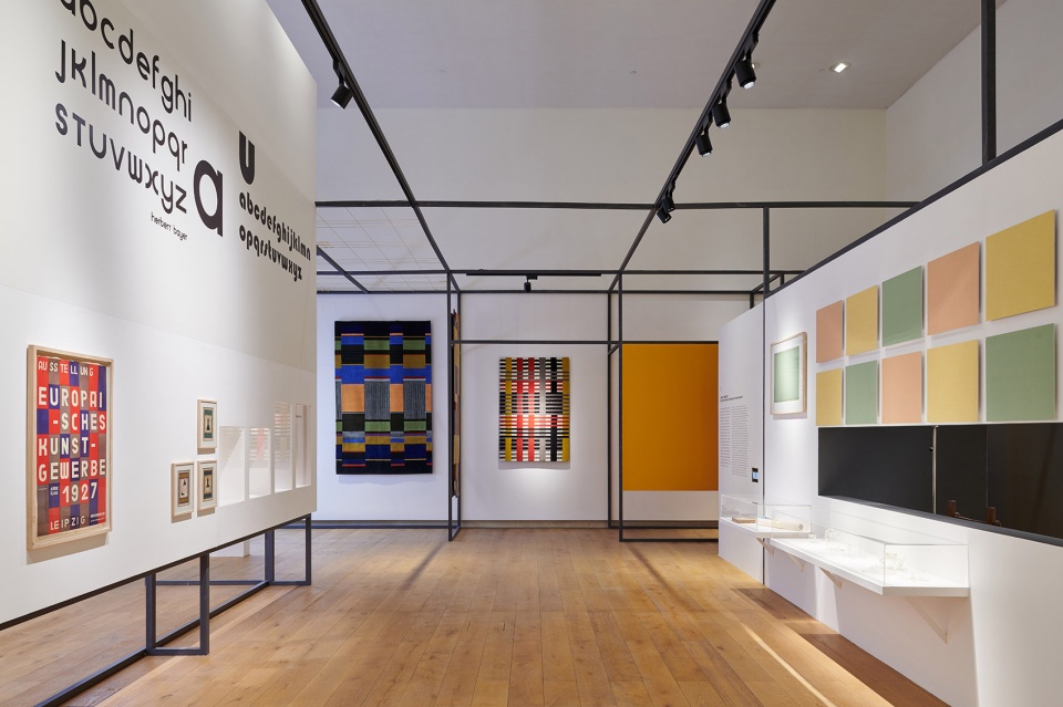 Bauhaus Exhibition Gray Space Design