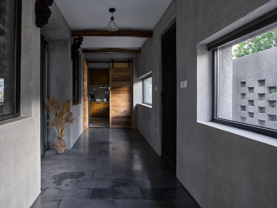 A house of walls DustART Office