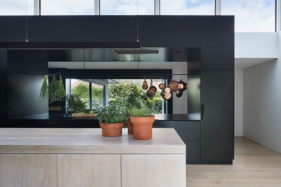 central park road residence by studiofour