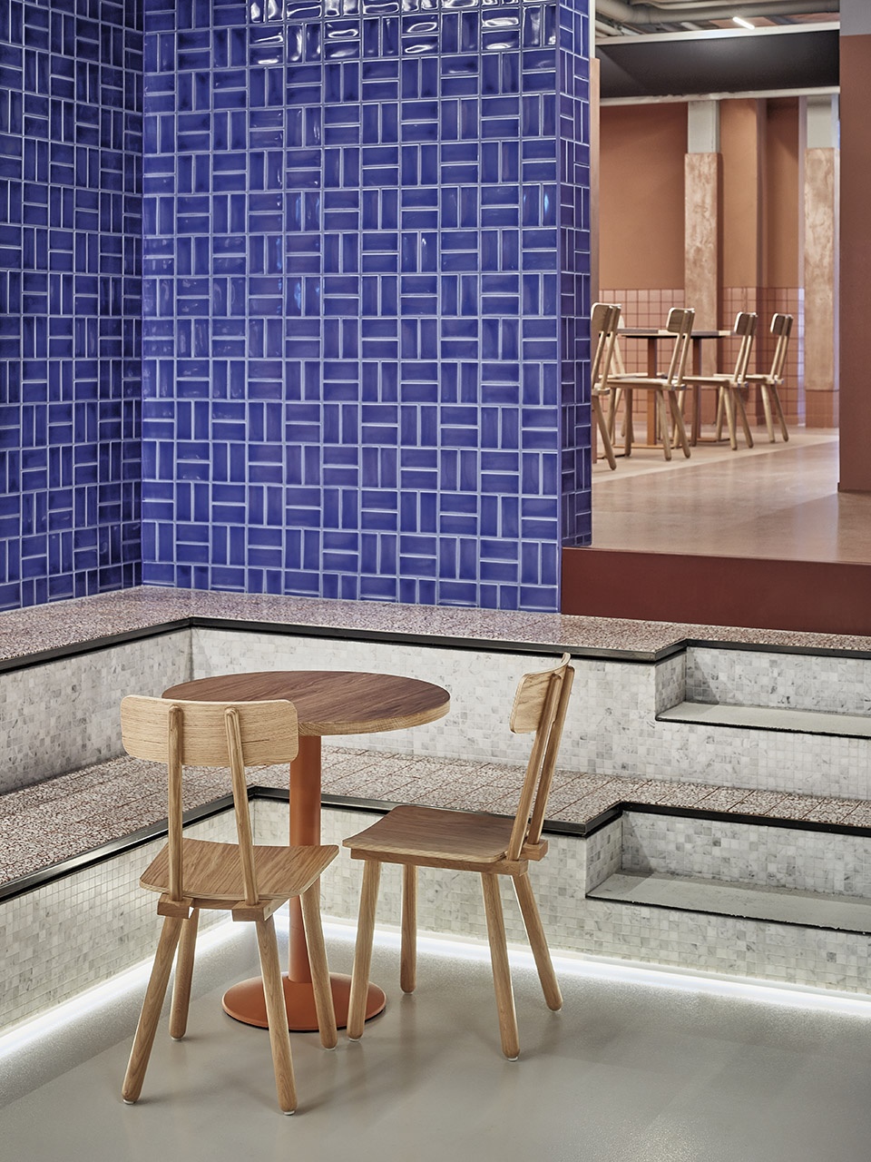 foodhallen den haag by studio modijefsky