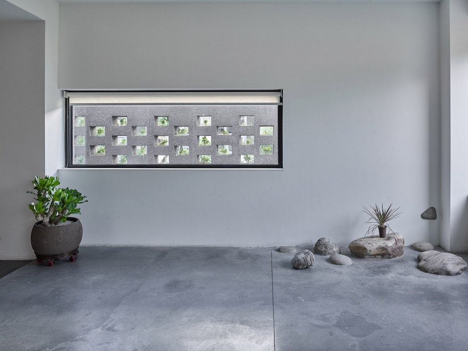 A house of walls DustART Office