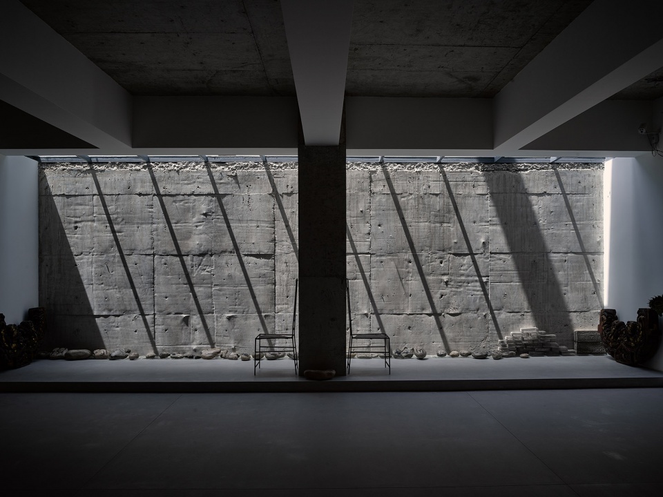 A house of walls DustART Office