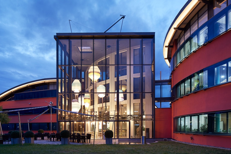 the new headquarters of roman klis design by ippolito fleitz group