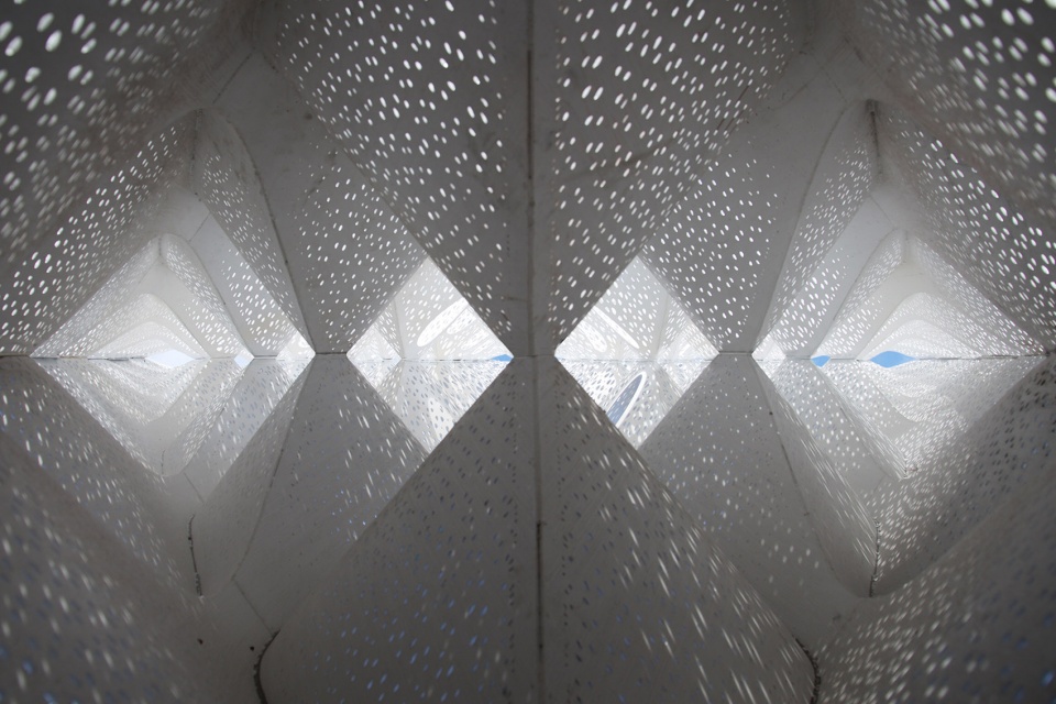 solar gate by tonkin liu