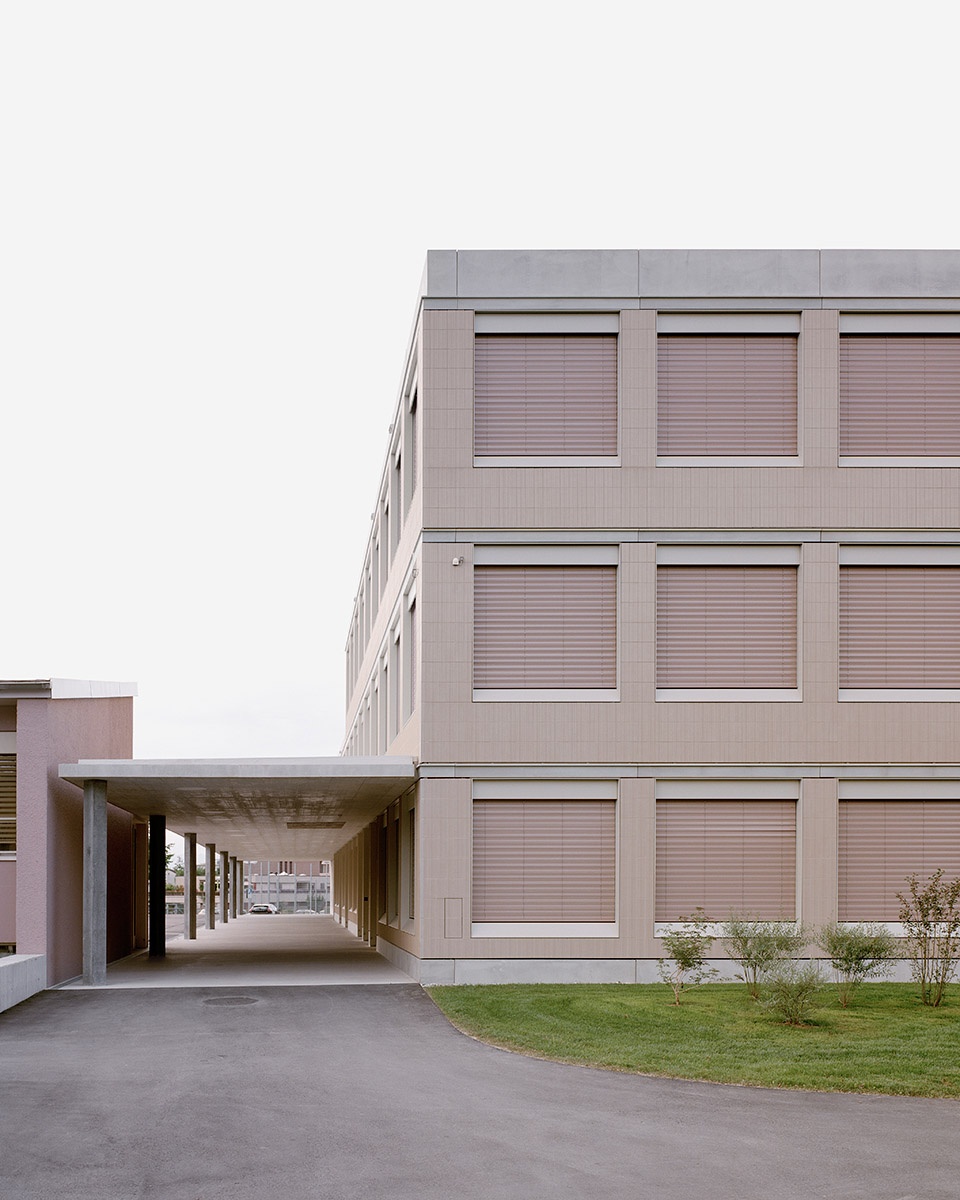 secondary school romanshorn by bak gordon arquitectos architekturburo bernhard maurer gmbh
