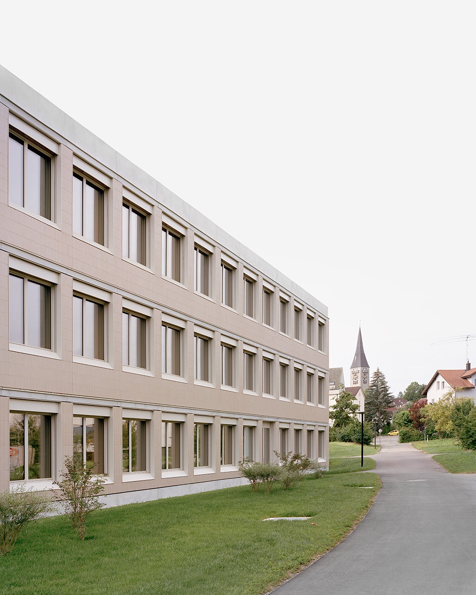 secondary school romanshorn by bak gordon arquitectos architekturburo bernhard maurer gmbh