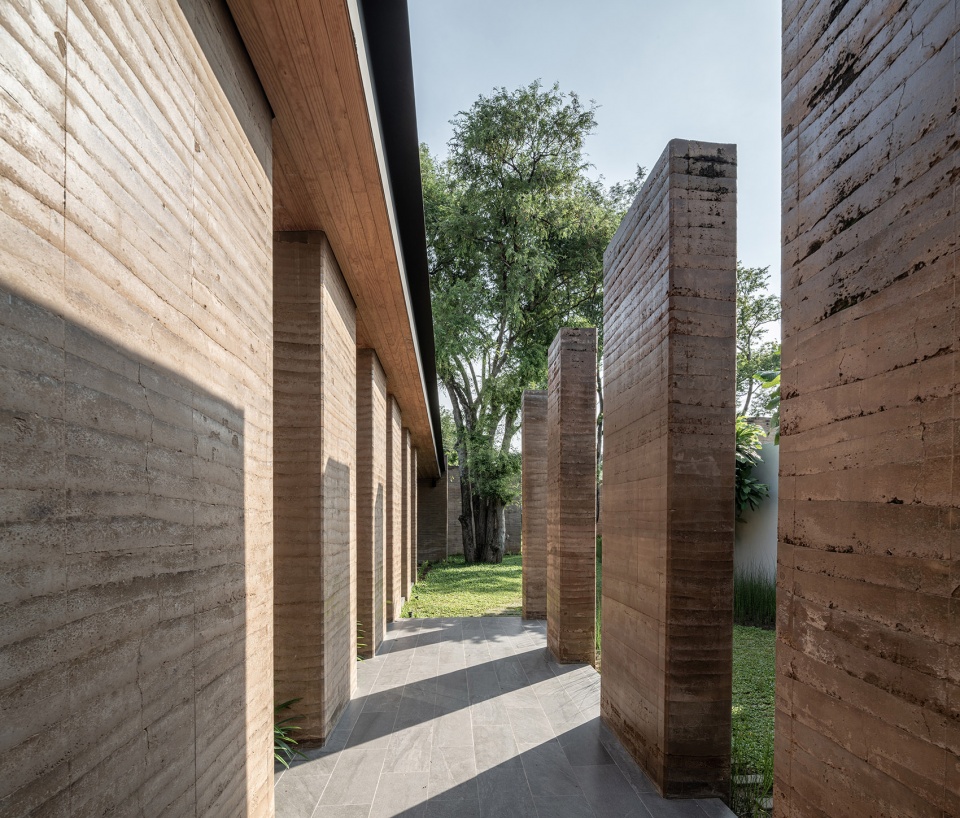 tara villa by idin architects