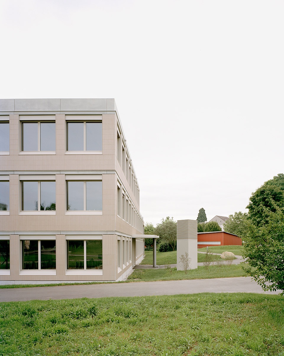 secondary school romanshorn by bak gordon arquitectos architekturburo bernhard maurer gmbh