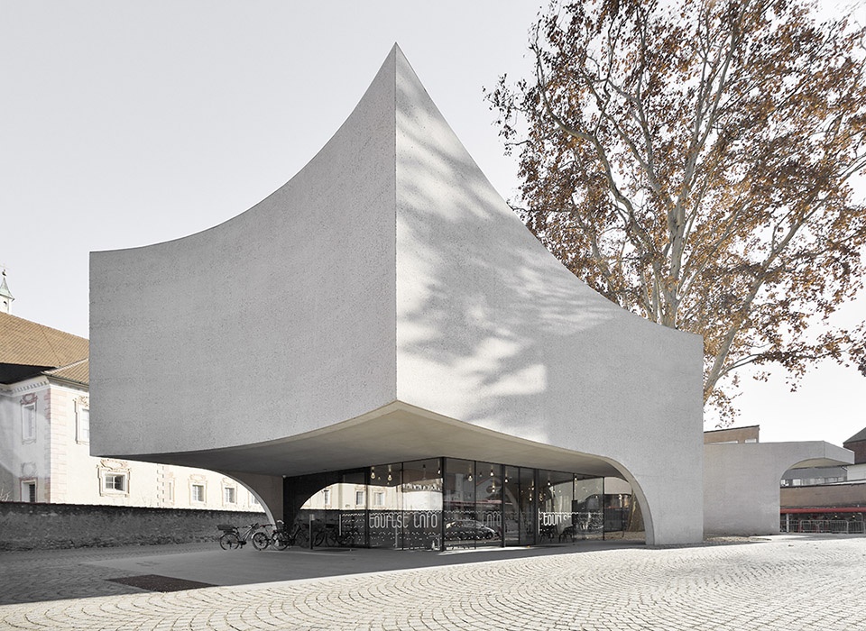 treehugger tourist information office by modusarchitects