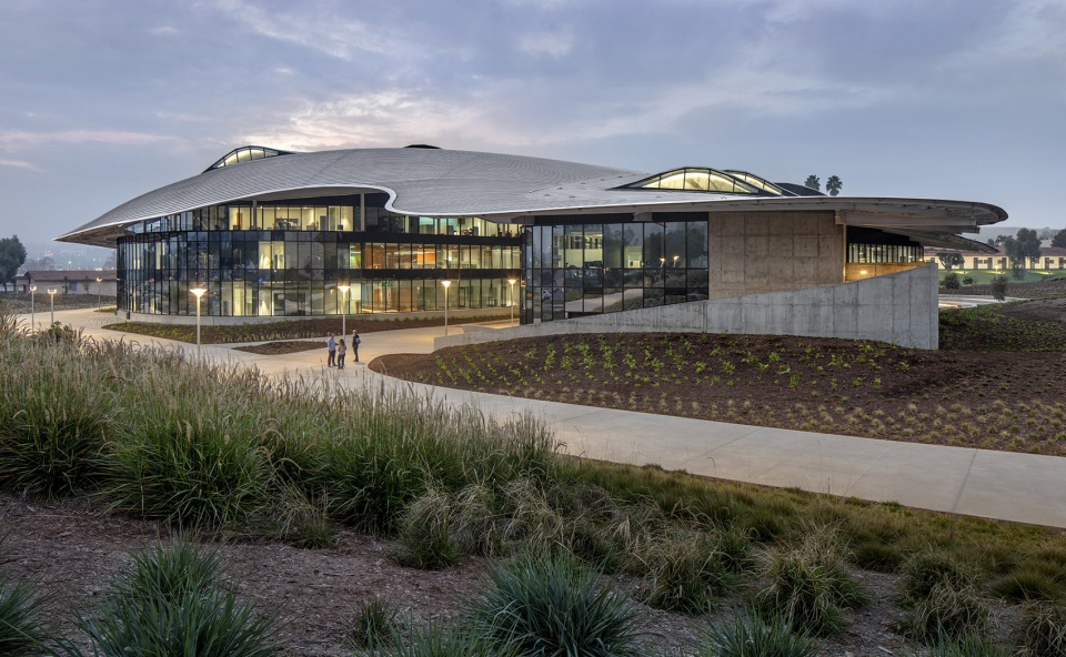 student services building by co architects