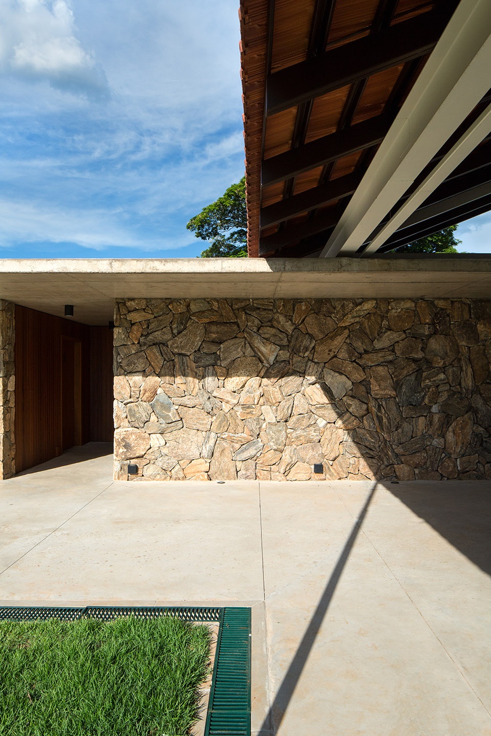 tatersal amador aguiar by bruno rossi arquitetos