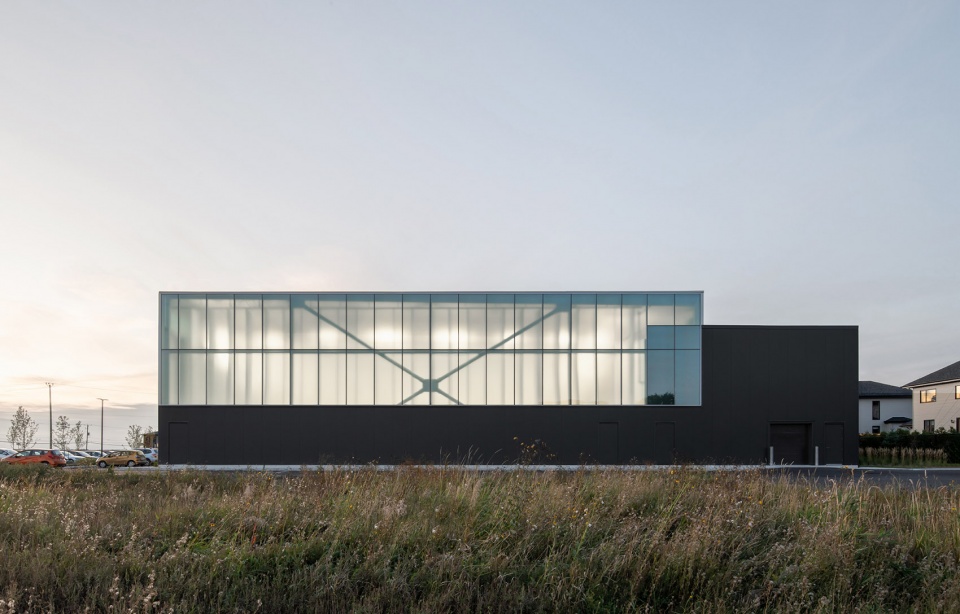 beloeil aquatics centre by lemay
