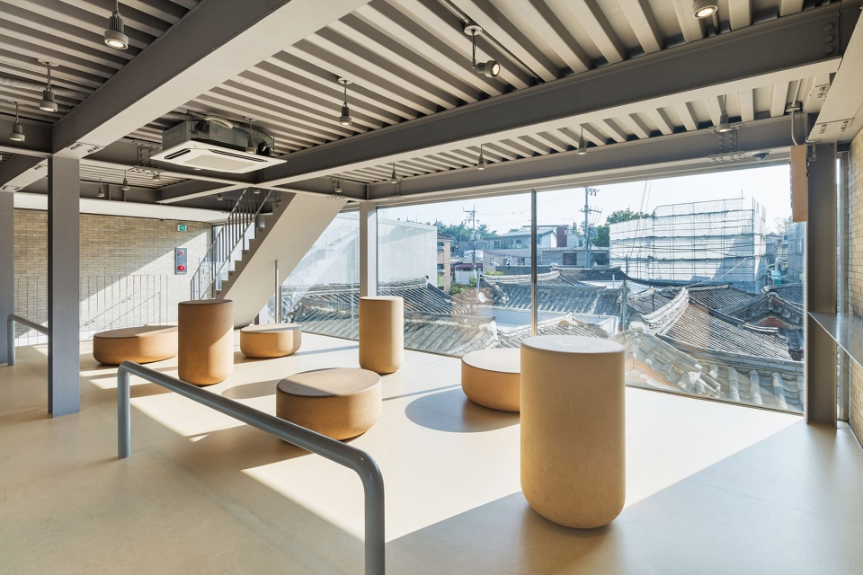 blue bottle coffee samcheongdong cafe by schemata architects