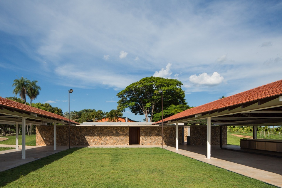 tatersal amador aguiar by bruno rossi arquitetos