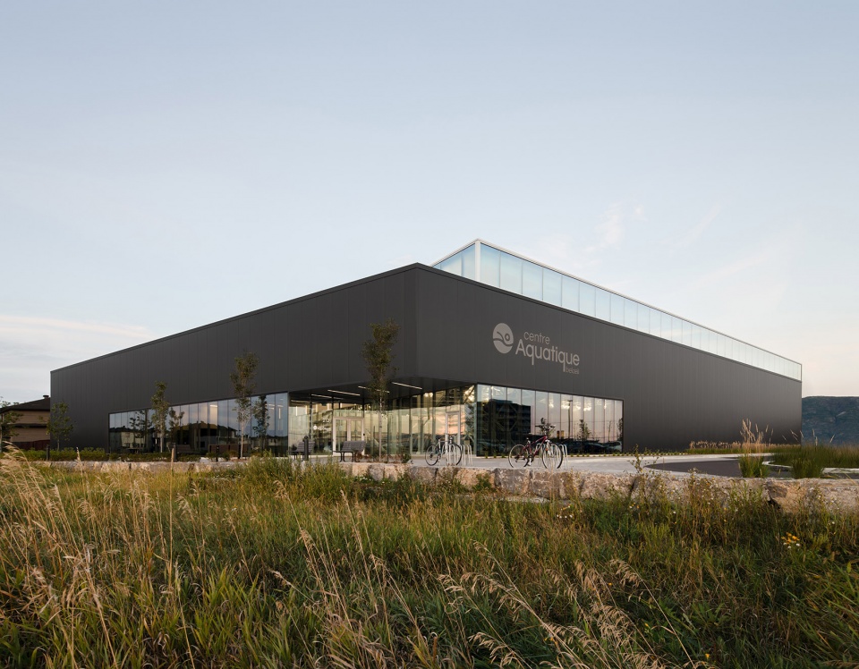 beloeil aquatics centre by lemay