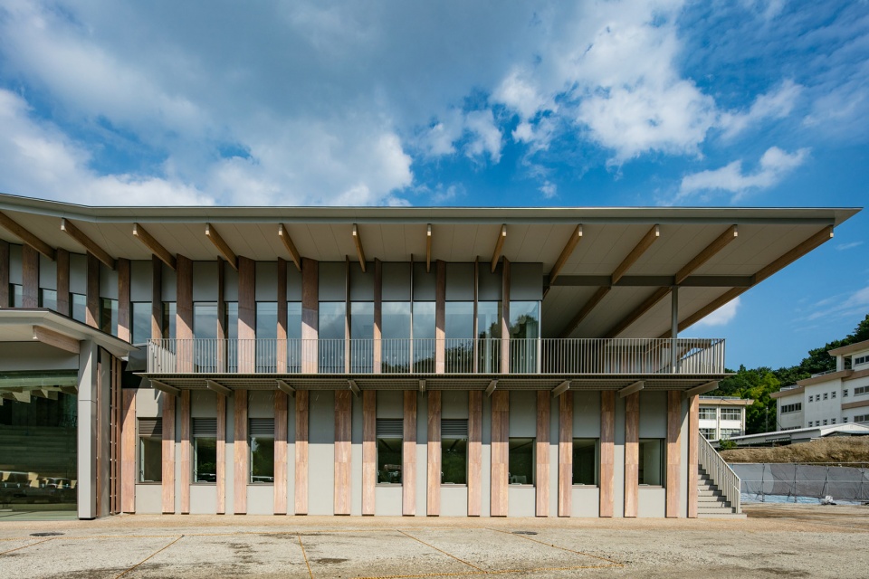 tsurugawa junior colleage kengo kuma associates