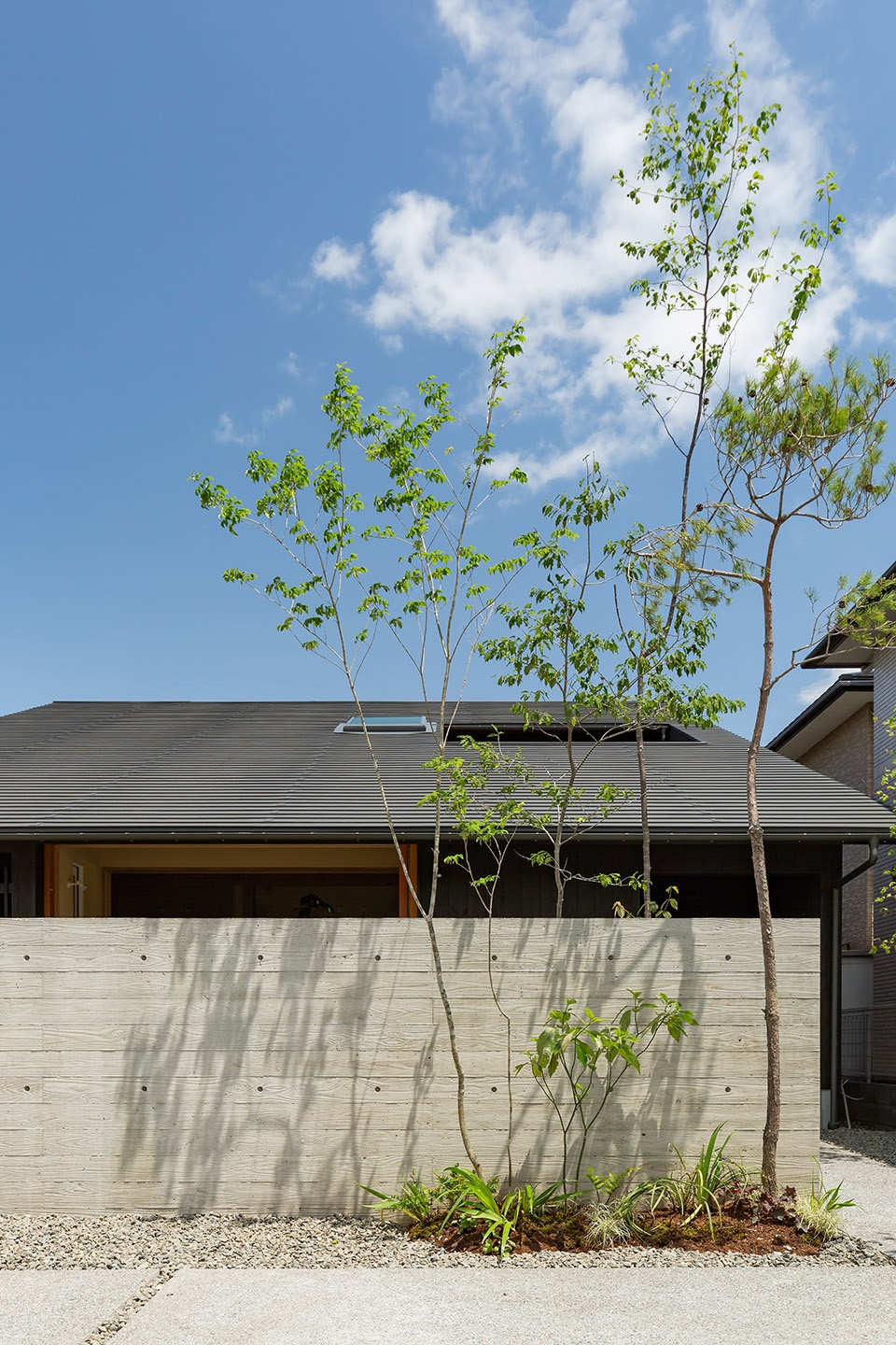 hikone house by hearth architects