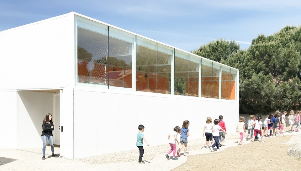 colegio nuestra senora de lourdes by picado de blas arquitectos 960x548