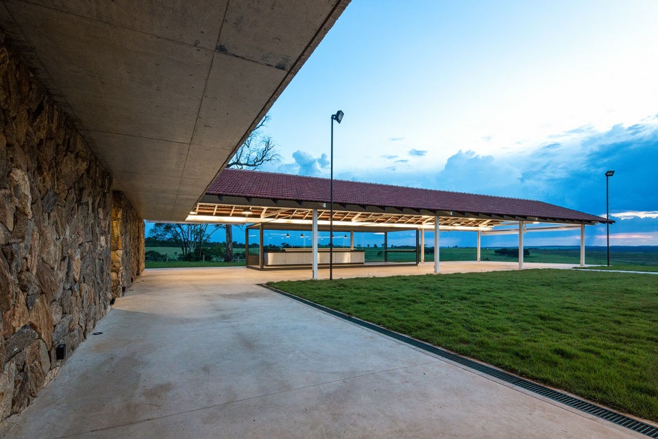 tatersal amador aguiar by bruno rossi arquitetos