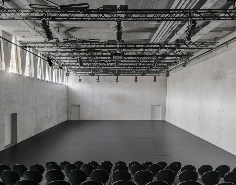 tanzhaus zurich by barozzi veiga