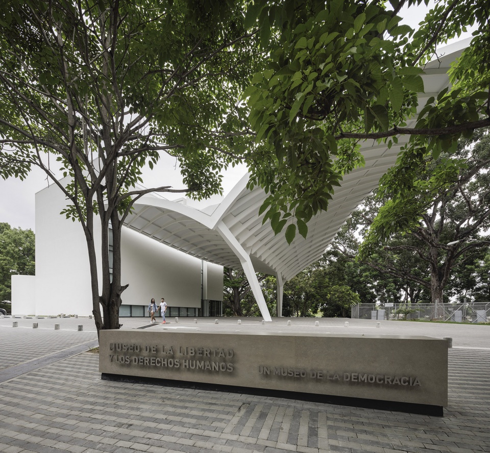 museum of freedom and human rights by mallol arquitectos