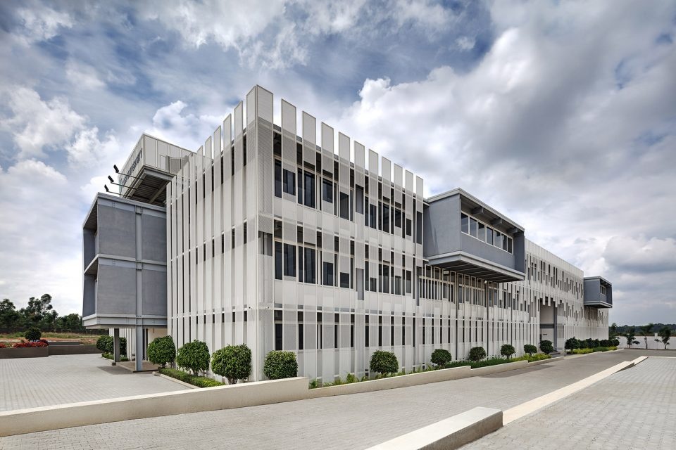 CMRU Admin and Academic Block India by M9 Design Studio 960x640